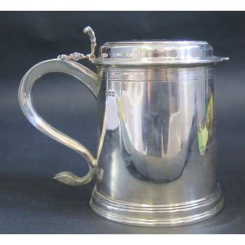 713 - An Edward VII silver presentation tankard, maker Thomas Bradbury & Sons Ltd, London, 1909, later ins... 