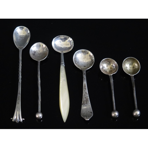 750 - A collection of silver salt spoons, various makers and dates, weighable silver 26gms, 0.85ozs.