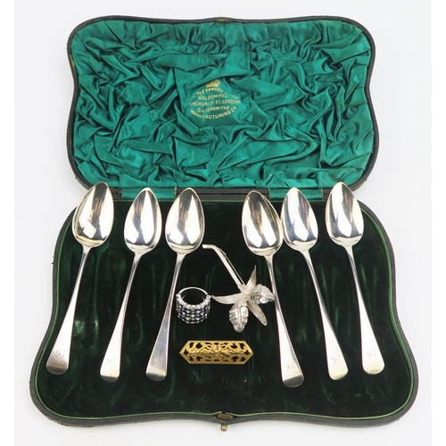 788 - A set of six George III Old English pattern silver teaspoons, maker John Lias, London, 1815, 91gms, ... 