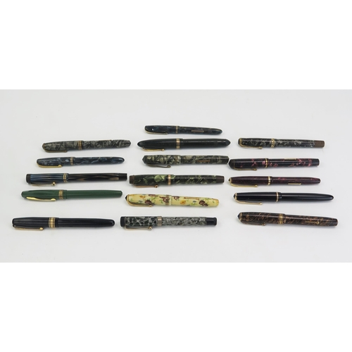 187 - A collection of marbled and other fountain pens including Conway Stewart, Parker, Waterman and other... 