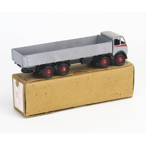 282 - Dinky 501 Foden 8 Wheel Diesel Wagon (1st Type Cab), grey cab and back, red flashes and ridged hubs,... 