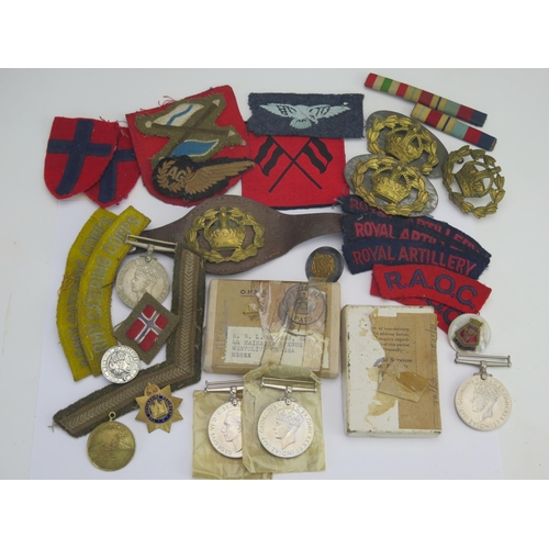 322 - Two pairs of World War II medals Defence Medal and War medal in original box of issue, assorted clot... 