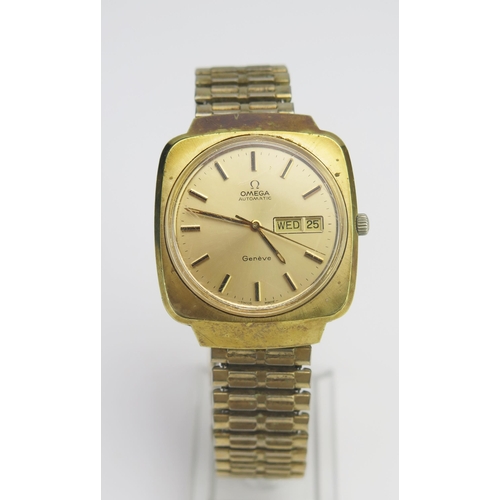 70 - An OMEGA Gent's Gold Plated Automatic Wristwatch, the 44.3x37mm case with day/date dial and centre s... 