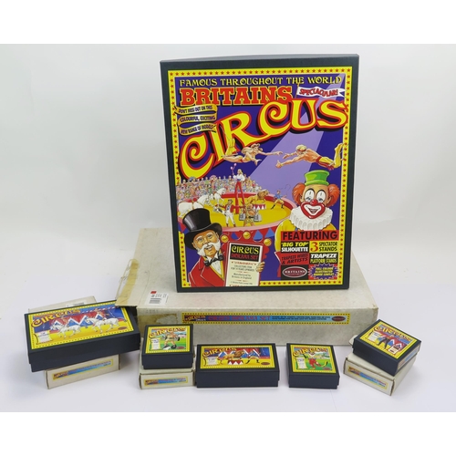 1007 - Britains Circus Figures Collection including 08665 Diorama Set, 08666 Ringmaster & Billboard, 08667 ... 