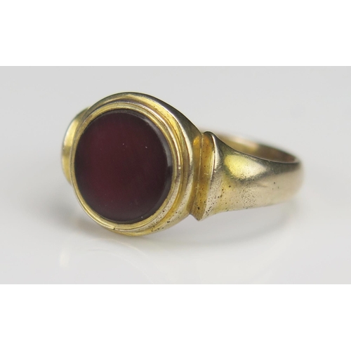 179 - An Antique 9ct Gold and Carnelian Signet Ring, 11,3mm head, size M, Birmingham 1906, 3.61g