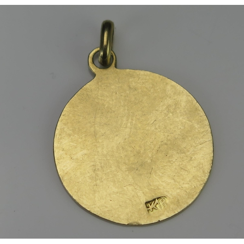 237 - A 9ct Gold and Enamel Pendant decorated with a cat playing with a ball of wool, 27.8mm drop, stamped... 