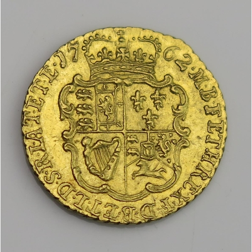 934 - A George III Gold Quarter Guinea