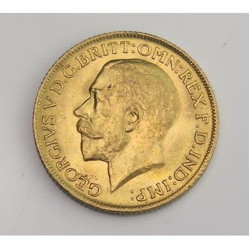 937 - A George V 1911 Gold Sovereign