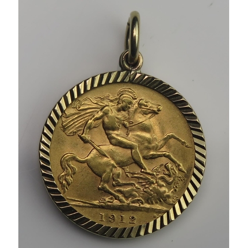 938 - A George V 1912 Gold Sovereign in a 9ct gold pendant mount, 5.11g gross and a chain