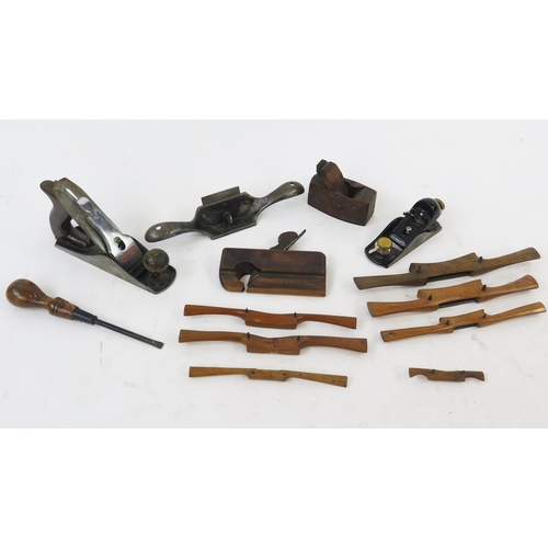 1100A - Collection of Woodworking tools including spoke shaves, Stanley No. 80 Scraper Plane, Stanley No. 3,... 