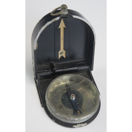 1202E - A hand held pocket compass by Lemaire, Paris, No 28452