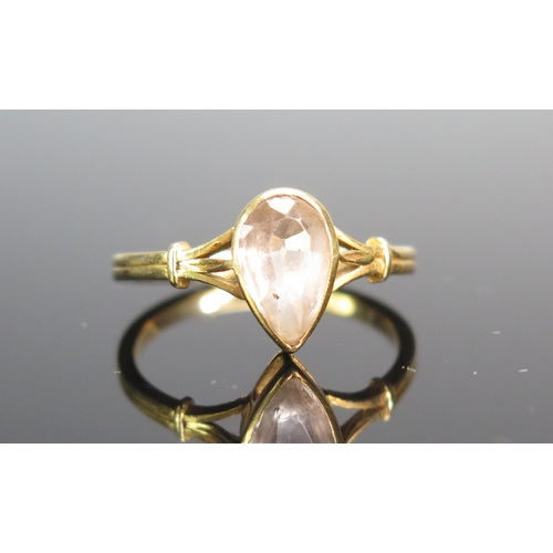 125 - An 18ct Gold and Quartz Ring, size M.5, stamped 18CT, 2.75g