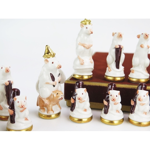 1256A - Ernst Bohne Söhne Rudolstadt, a porcelain Mouse chess set, one side white the other grey, the king 7... 