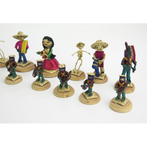 1258 - A Mexican straw figural chess set, the king 5.5cm high, the pawn 3,5cm high.