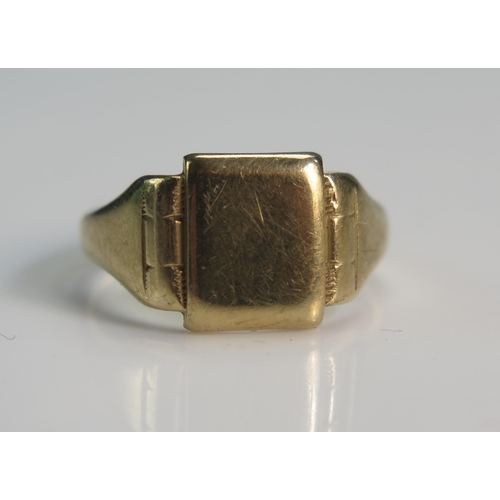 126 - A 9ct Gold Signet Ring, size N, hallmarked, 3.37g