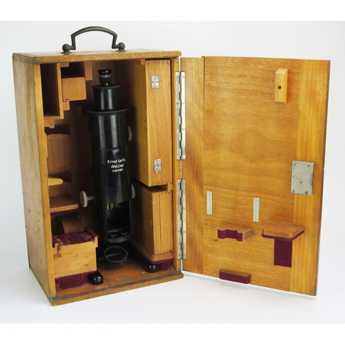 1263 - Ernst Leitz Wetzlar colorimeter, serial No 2080 with rack and pinion focusing, plano mirror, contain... 