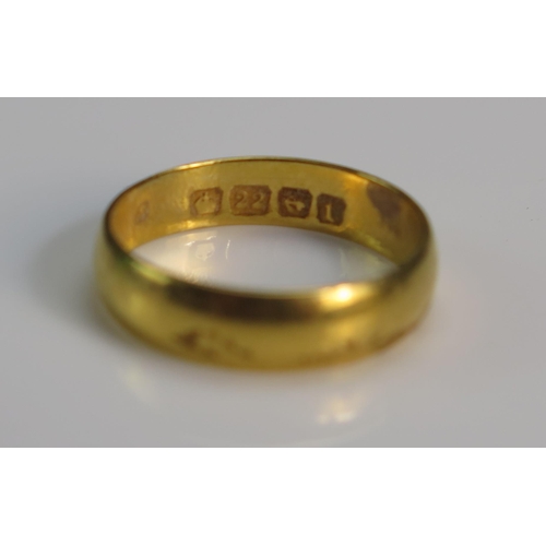 135 - An Antique 22ct Gold Plain Wedding Band, Birmingham 1918, 4.7mm wide, size L.75, 3.36g