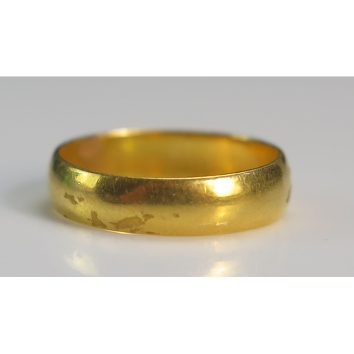 135 - An Antique 22ct Gold Plain Wedding Band, Birmingham 1918, 4.7mm wide, size L.75, 3.36g