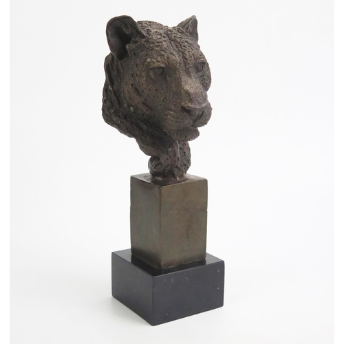 1546 - After P.J. Mene, a contemporary bronze study of a leopards head, mounted on a polished marble base, ... 