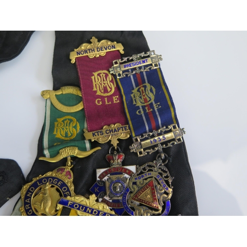 1613 - Royal Antediluvian Order of Buffaloes, a collection of assorted jewels including President, Founder,... 