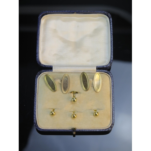 182 - A Cased Set of 9ct Gold Cufflinks and Studs, hallmarked, 8.32g