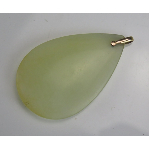 261 - A 9ct Gold and Jade Tear Drop Pendant, 21.28g