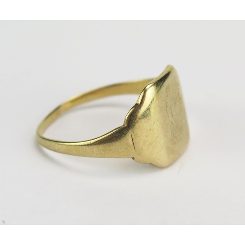 43 - A Precious Yellow Metal Signet Ring, size Q.5, Kee tests as 9ct, 3.34g.  UNLESS OTHERWISE STATED, TH... 