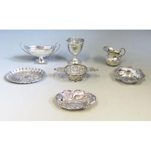 568 - A mixed collection of silver wares, various makers and dates, includes pin trays, salt, bon bon dish... 