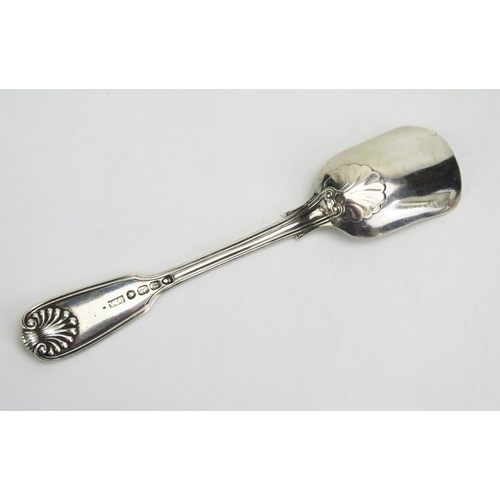 588 - A George IV silver Fiddle, Shell and Thread pattern preserve spoon, maker William Chawner II, London... 