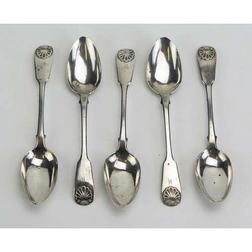 620 - A set of five William IV silver Fiddle and Shell pattern tea spoons, maker George Bell, Edinburgh, 1... 