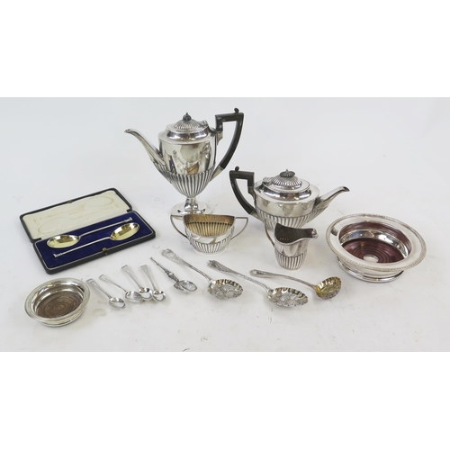 633 - A pair of George V silver seal top serving spoons, maker Josiah Williams & Co, London, 1925, silver ... 