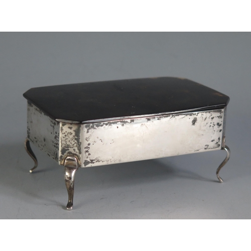 648 - A George V silver trinket box, maker Horton & Allday, Birmingham, 1923, with tortoiseshell hinged li... 