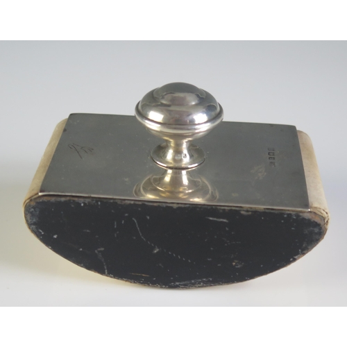 653 - A George V ebonised and silver mounted blotter, maker George Unite, Birmingham, 1915, initialled, 11... 