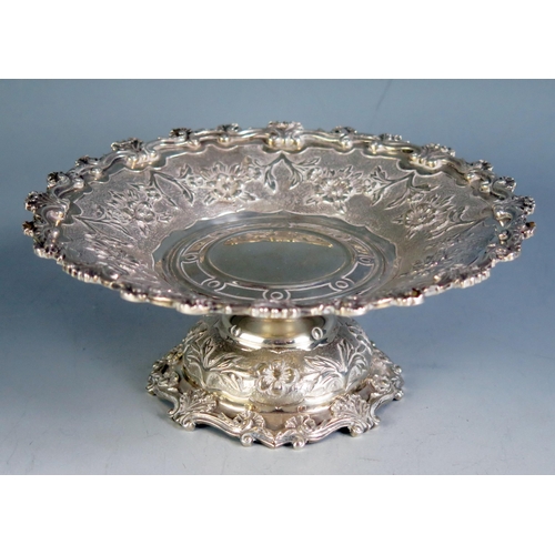 677 - For Tiffany & Co, a George V silver pedestal dish, maker Holland, Aldwinckle & Slater, London, 1911,... 