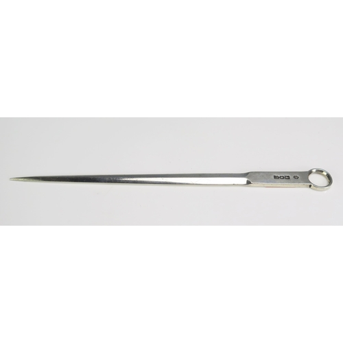 686 - An Edward VII silver meat skewer, maker William Hutton & Sons Ltd, London, 1902, 23cm long, 57gms, 1... 