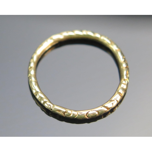 93 - A 19th Century Precious Yellow Metal Decorative Jump Ring, 19.7mm diam., KEE tests as 15ct, 1.58g.  ... 