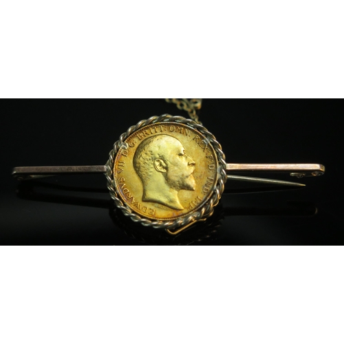 174 - A George V 1910 Gold Half Sovereign Brooch, 3.99g 22ct gold coin in a 9ct gold mount, 2.53g