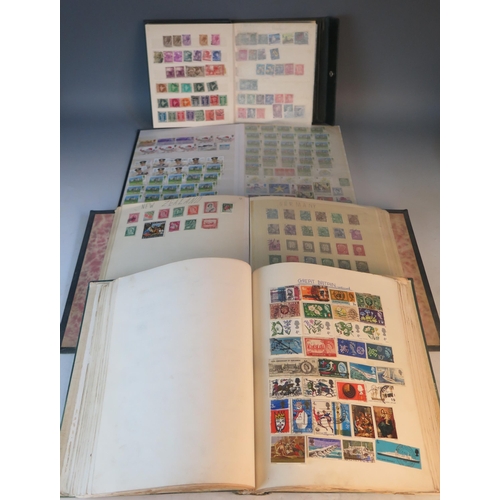 1648 - A Collection of World Stamps