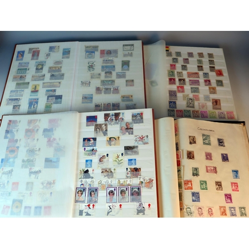 1649 - A Collection of World Stamps