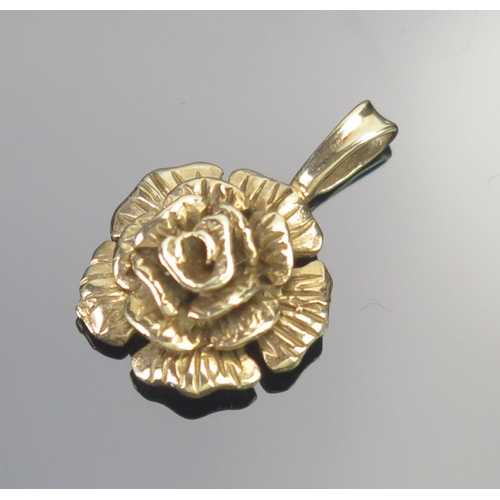 126 - A 9ct Gold Rose Pendant, 21.3mm drop, hallmarked, 3.32g