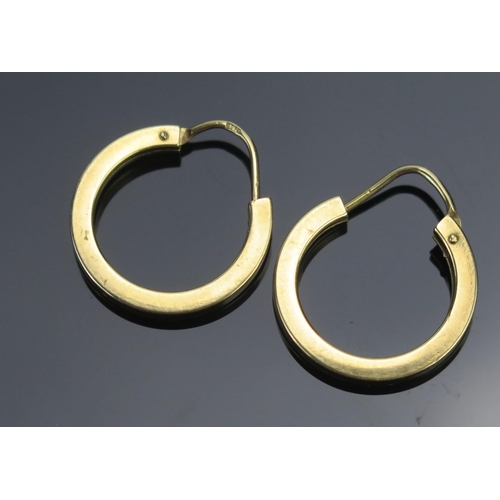 143 - A Pair of 18K Gold Huggy Hoop Earrings, 18mm diam., stamped 750, 2.68g