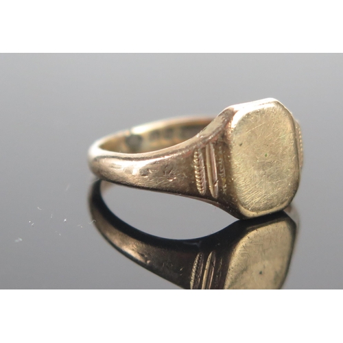 51 - A 9ct Gold Signet Ring, size O, 3.7g