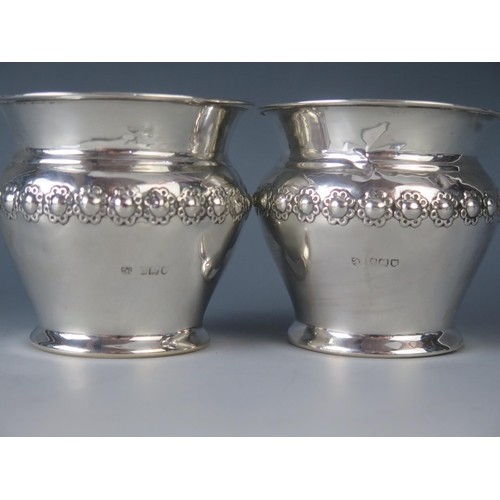 564 - A pair of Edwardian silver miniature jardinières, maker Edward Barnard & Sons Ltd, London, 1905/06, ... 