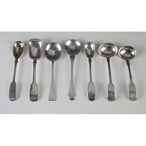 568 - Seven assorted silver preserve spoon, mustard spoons, shovel etc, total weight of silver 145gms, 4.6... 