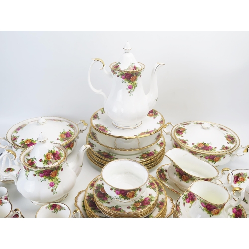 1010 - An extensive collection of Royal Albert 