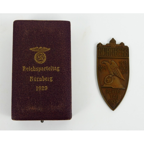 1350 - A Third Reich period NSDAP bronze Nurnberg Partei tag, 1929, cased plaque, stamped F.Hoffstatter. Bo... 