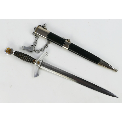 1362 - A Third Reich period Luftwaffe 1st pattern dagger, with 31cm blade by E & F Horster, Solingen, with ... 