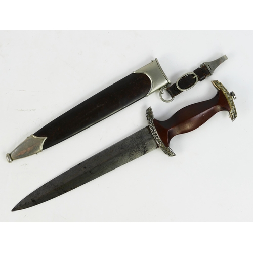 1364 - A Third Reich period SA honour dagger, with 22cm etched blade by F.ED. Ohilger, Soligen, having a wo... 