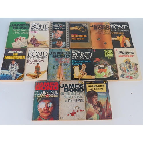 1409 - FLEMING (Ian), assorted James Bond paperbacks including Dr No, Thunderball, Moonraker, Gold Finger a... 