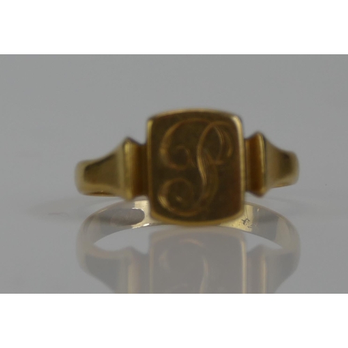 96 - An 18ct Gold Signet Ring with 'P' initial, size R, Chester 1936, 4g